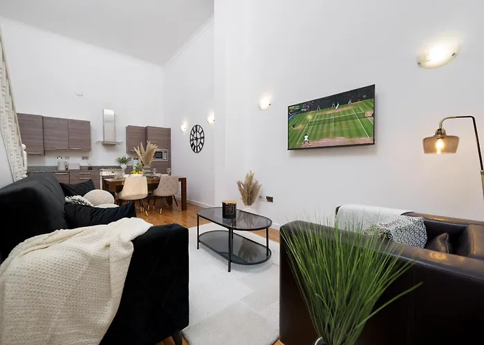 Modern 3Br - Flat Sleeps 8 - Walk To Liverpool St