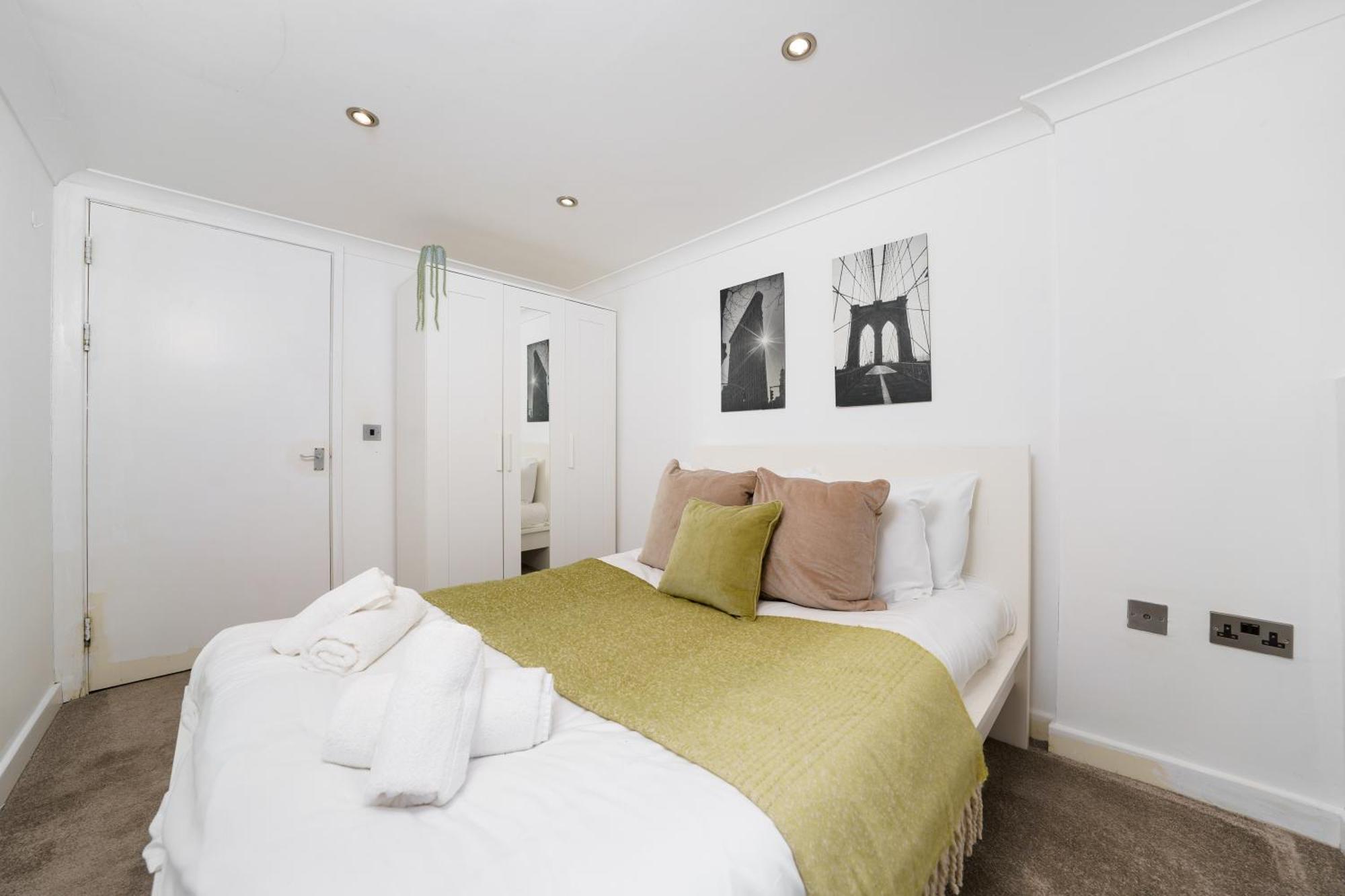 Modern 3br - Flat Sleeps 8 - Walk To Liverpool St * London