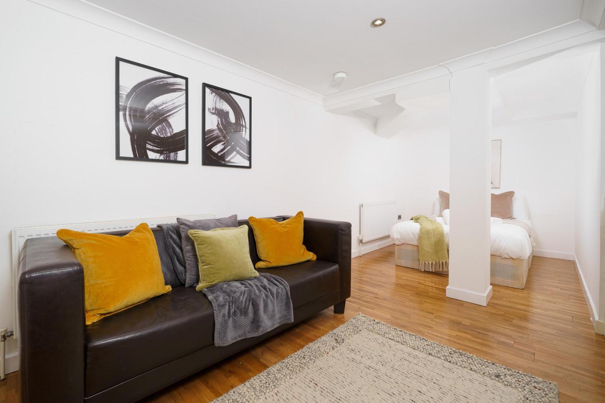 Modern 3br - Flat Sleeps 8 - Walk To Liverpool St *